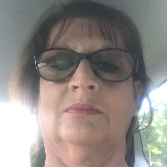 Meet your Posher, Denise - Picture 1 of 1